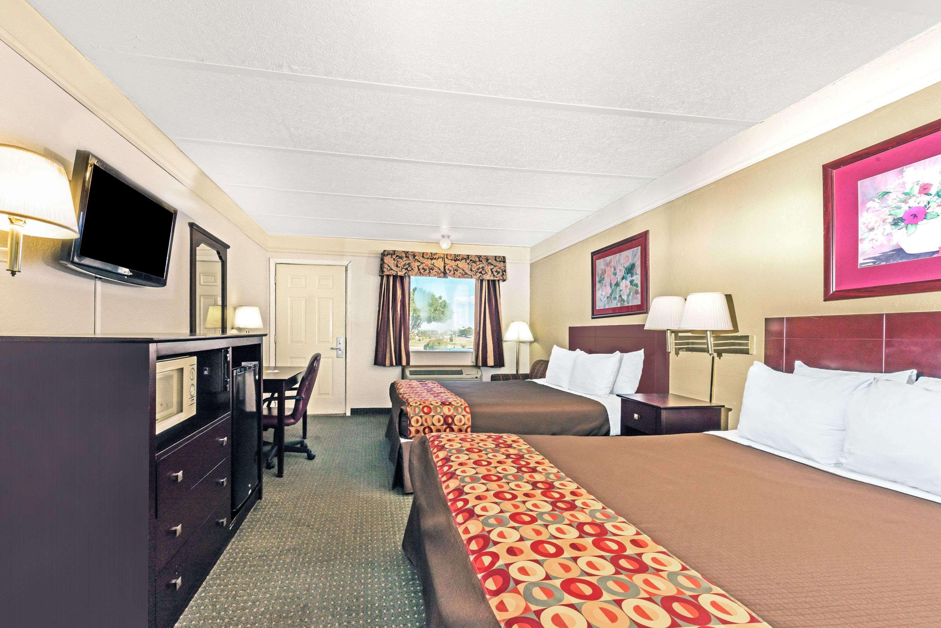 Days Inn By Wyndham Gainesville Exterior foto