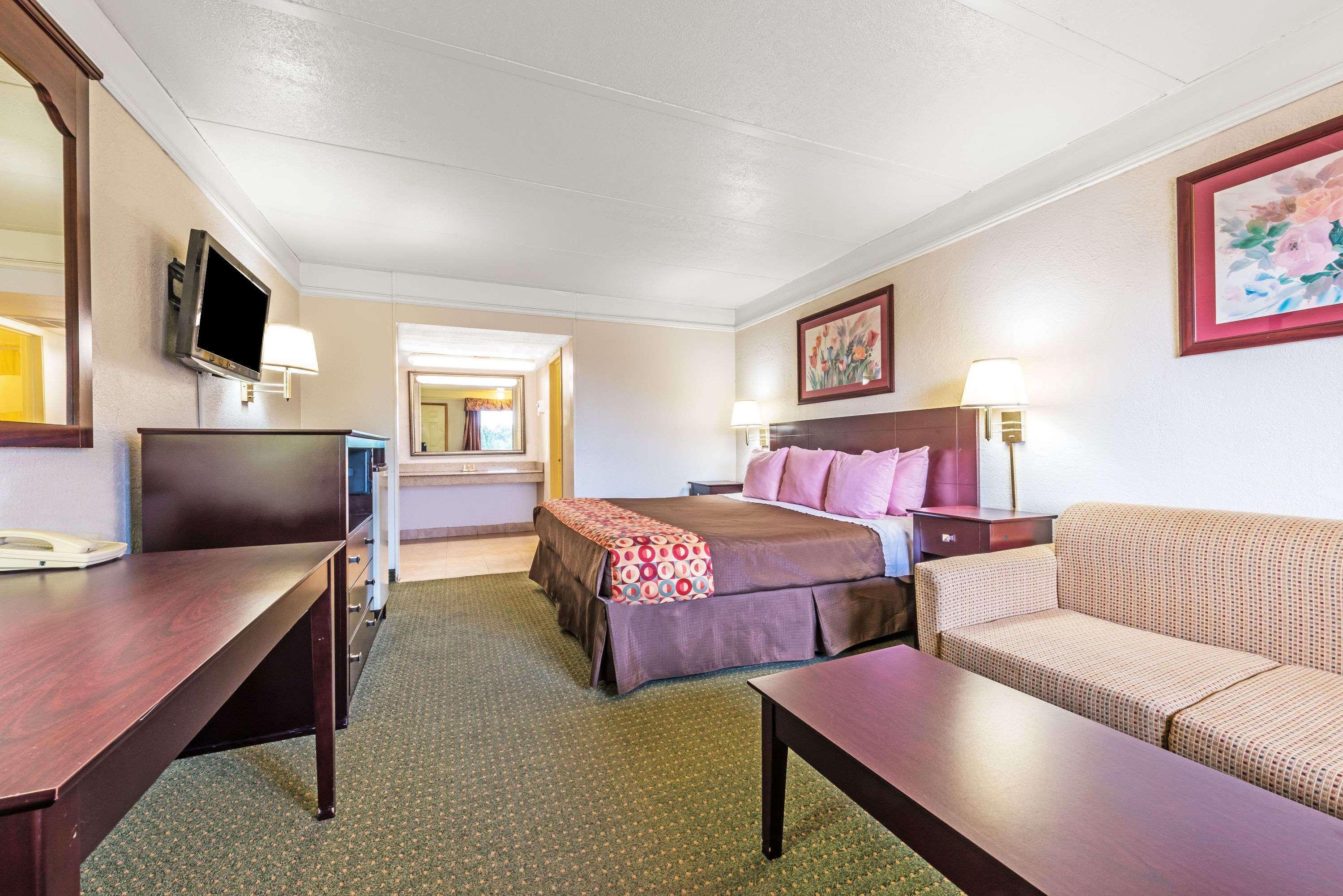 Days Inn By Wyndham Gainesville Exterior foto
